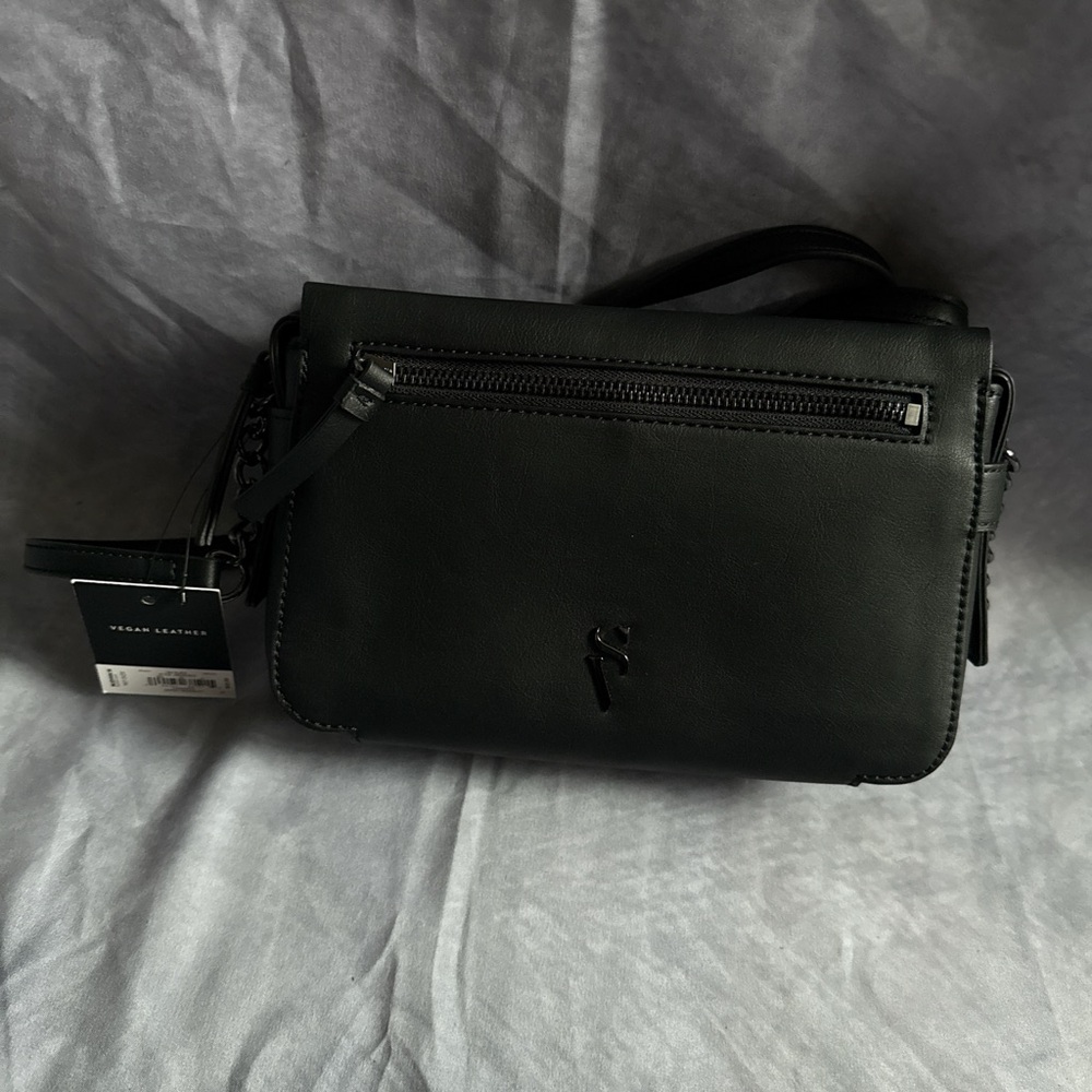 Simply Vera Vera Wang Black Crossbody Bag Sleek Minimalist Design